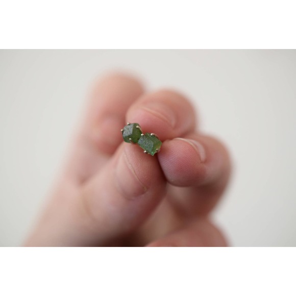 Emerald Earrings, Raw Emerald Earrings, Gemstone Earrings, Natural Emera… - Picture 4 of 4